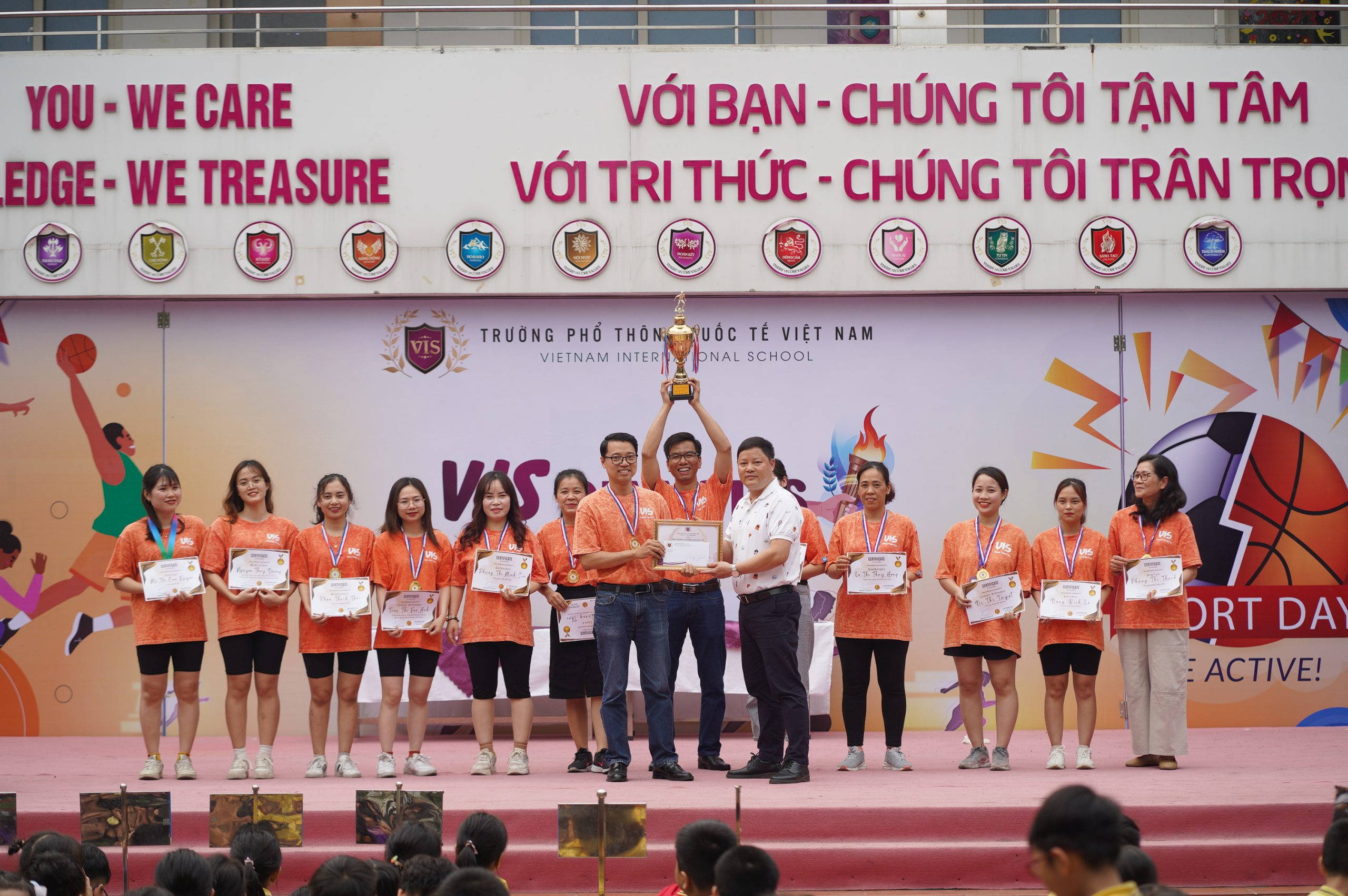 TRAO GIẢI ĐẠI HỘI THỂ DỤC THỂ THAO CHO CÁC CÁ NHÂN, ĐỘI NHÓM XUẤT SẮC TẠI VIS ️