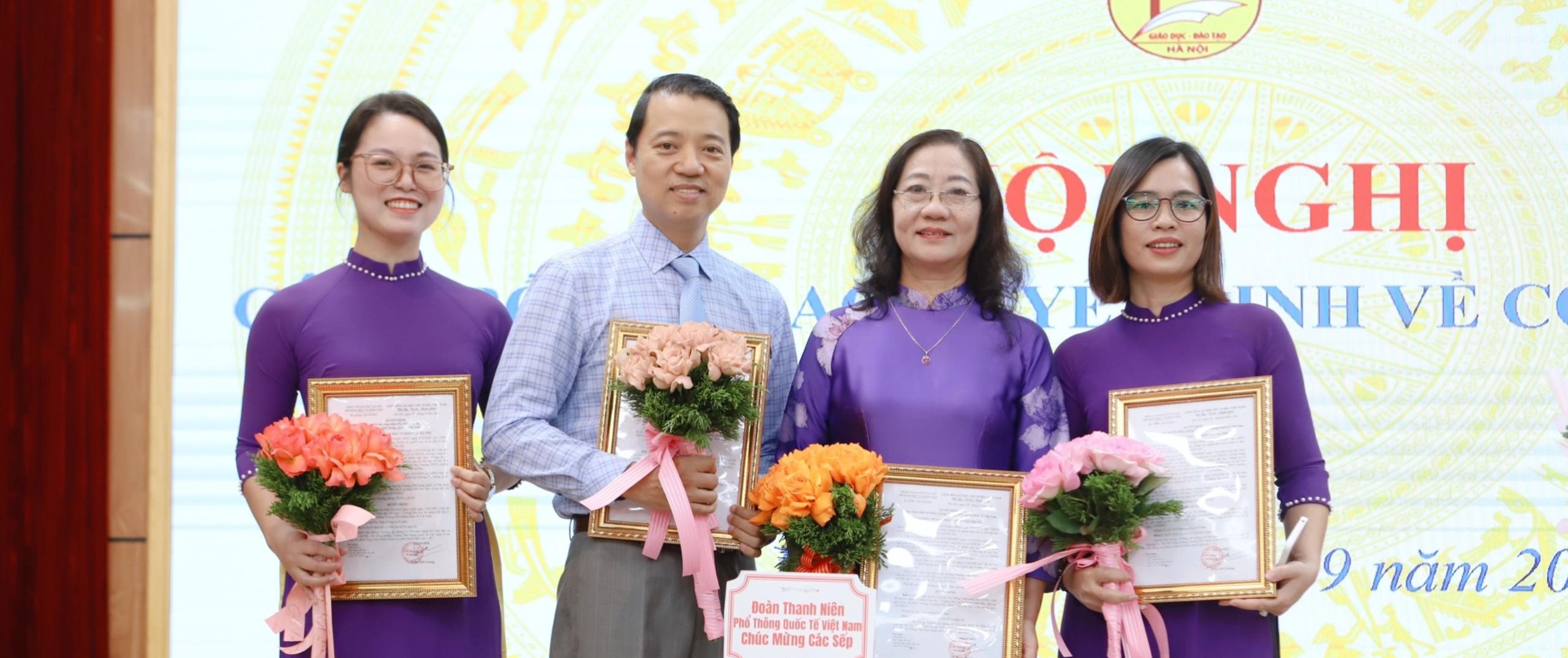 HỘI NGHỊ CÔNG BỐ VÀ TRAO QUYẾT ĐỊNH VỀ CÔNG TÁC CÁN BỘ