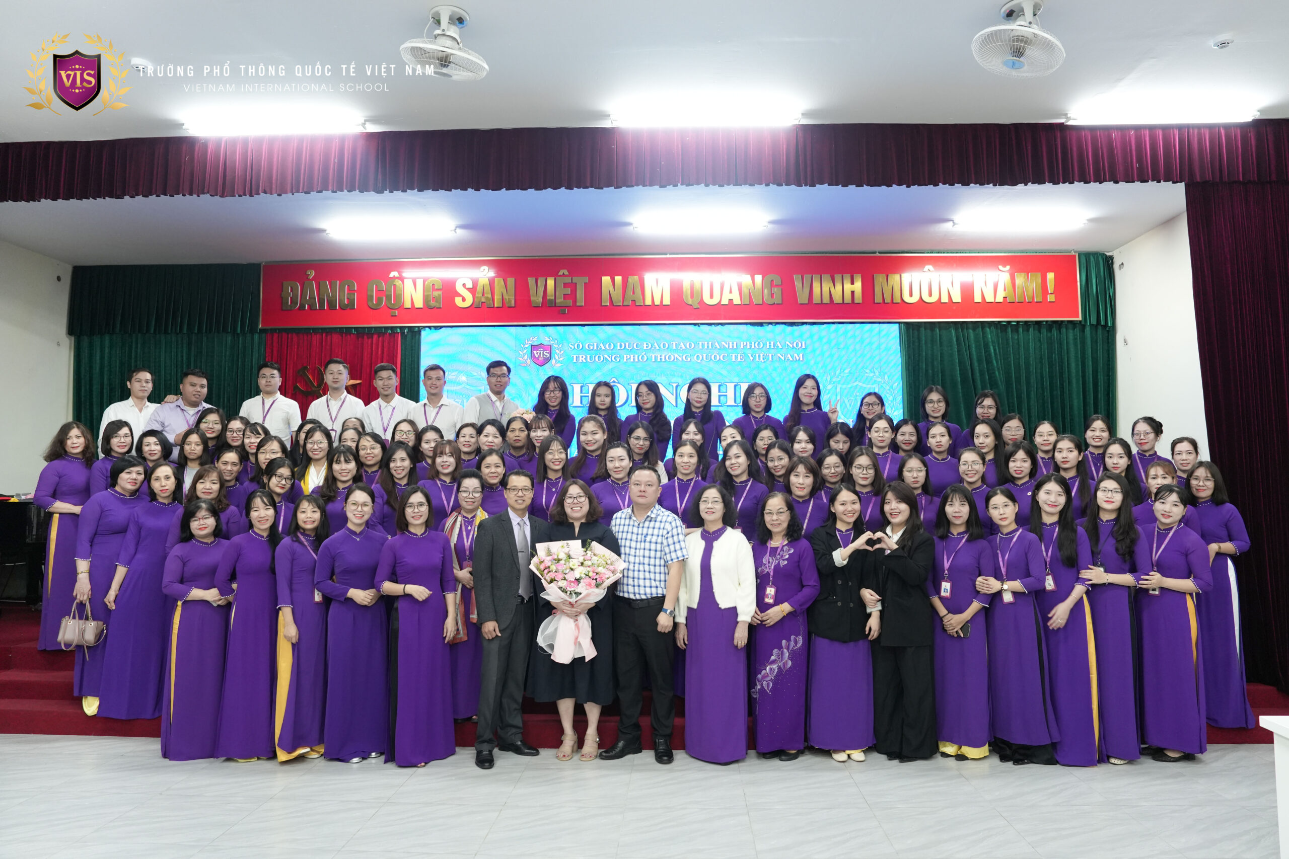 Trường Phổ thông Quốc tế Việt Nam VIS tổ chức Hội nghị Cán bộ – Giáo viên – Nhân viên năm học 2025–2026