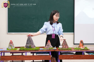 KHI NÚI LỬA “PHUN TRÀO” NGAY TRONG LỚP HỌC!