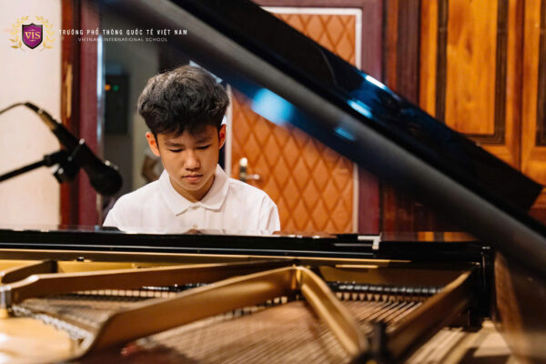 NGUYỄN ĐỨC KHANG – TỎA SÁNG TÀI NĂNG ÂM NHẠC – TỰ HÀO HỌC SINH VIS