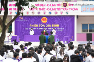 📚⚖️ HỌC KINH TẾ & PHÁP LUẬT THEO CÁCH RẤT KHÁC!