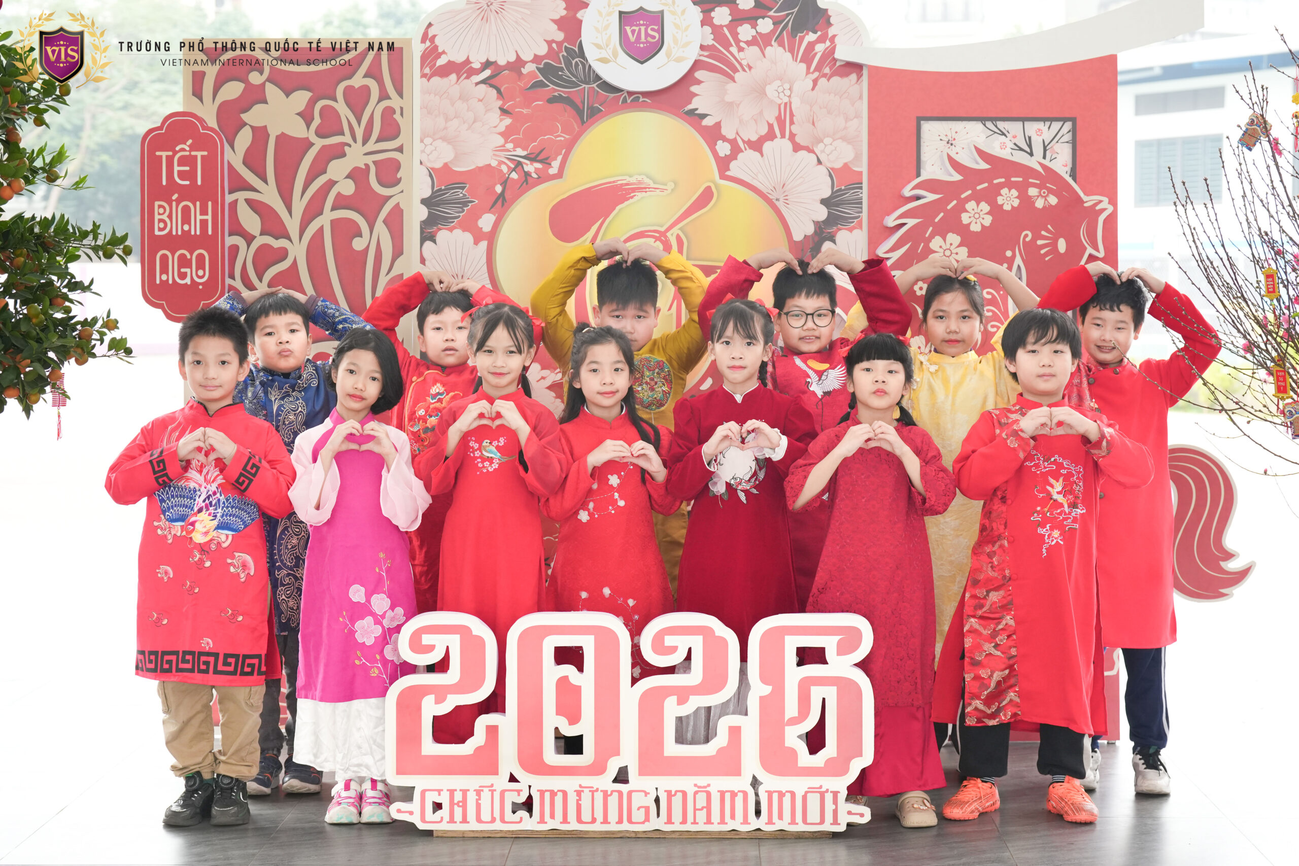 RỘN RÀNG SẮC XUÂN TẠI SÂN TRƯỜNG VIS 💜🌸