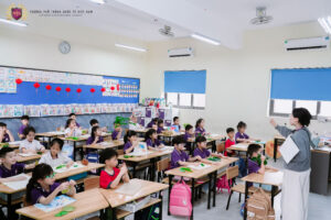 SÁNG TẠO NGHỆ THUẬT TỪ VẬT LIỆU THIÊN NHIÊN