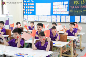 LAN TOẢ GIÁ TRỊ VIỆT TỪ NHỮNG ĐIỀU GIẢN DỊ