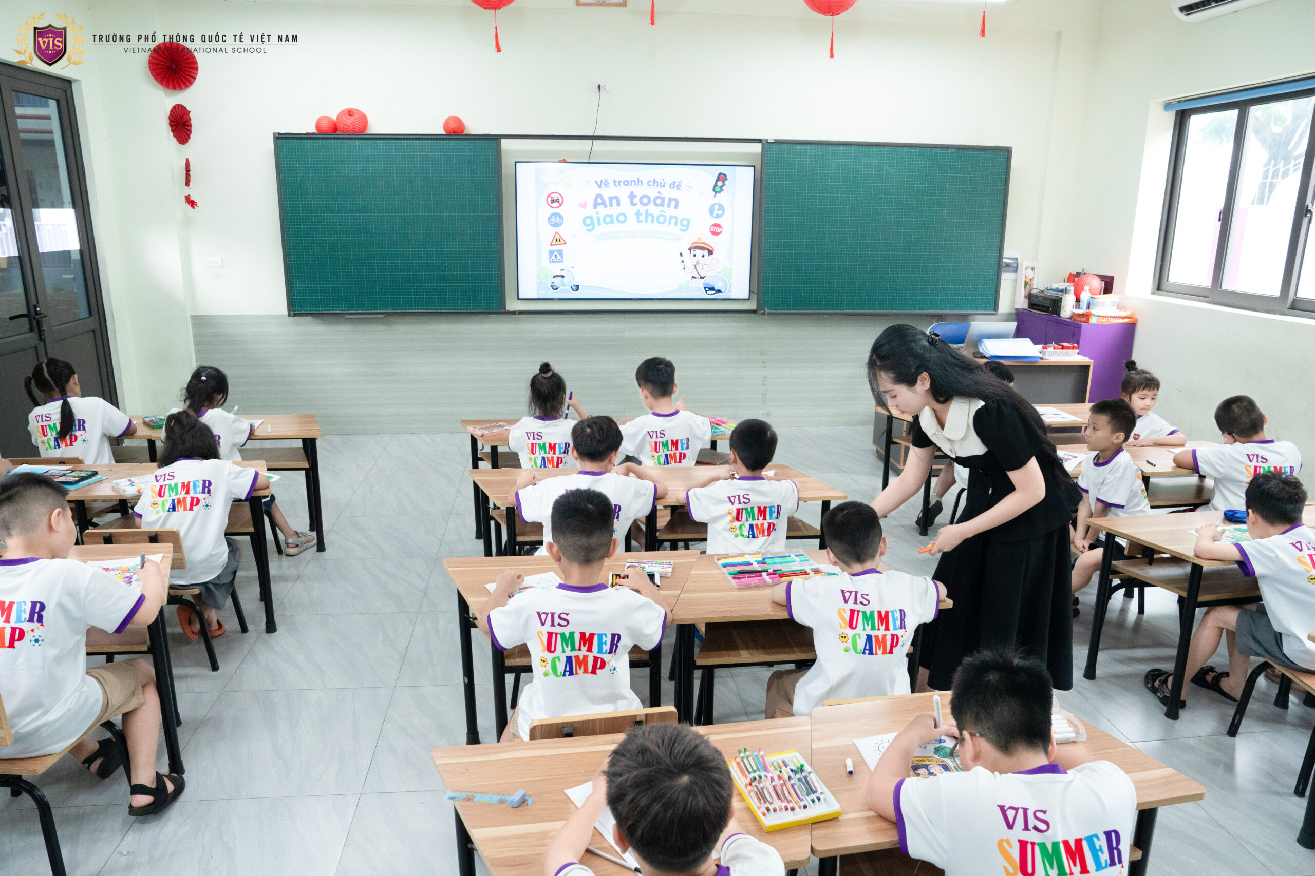 MỖI BỨC TRANH, MỘT THÔNG ĐIỆP VỀ AN TOÀN GIAO THÔNG